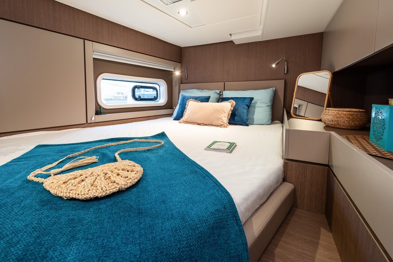 Bali 4.6, Azuréa | Yacht Charter Croatia