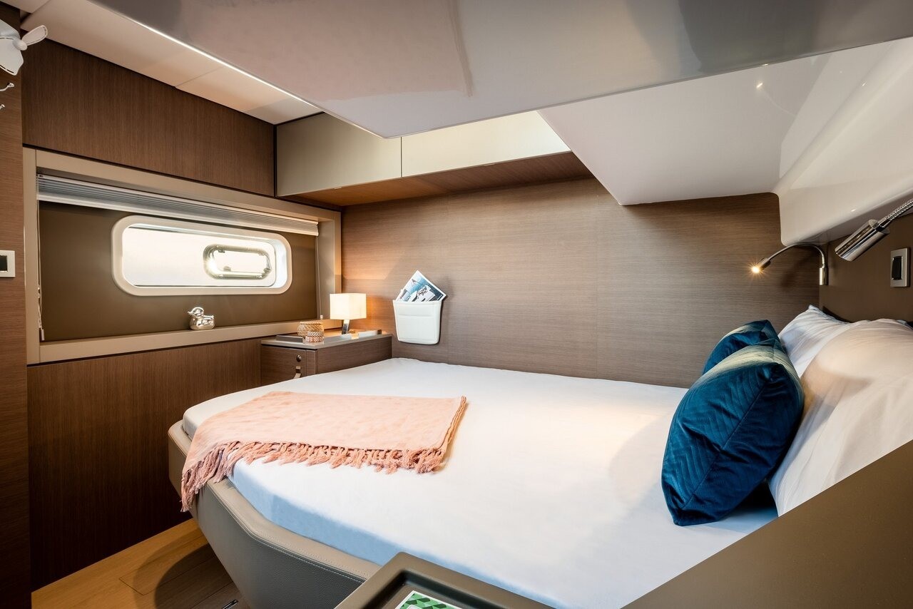 Bali 4.6, Azuréa | Yacht Charter Croatia