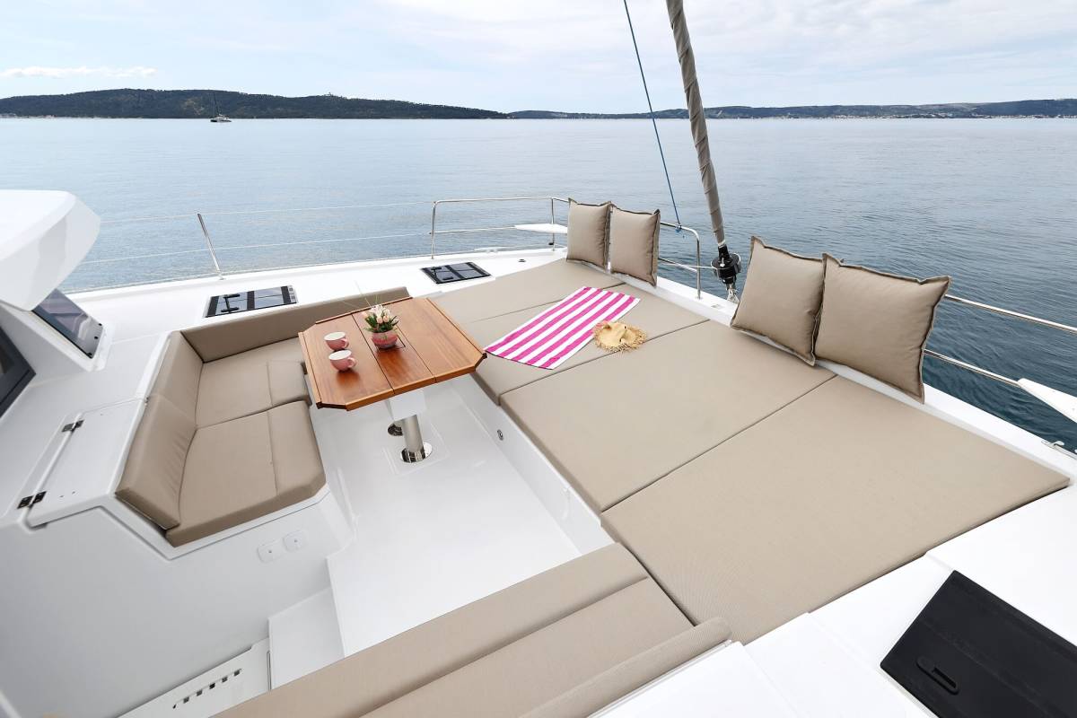 Bali 4.6, Azuréa | Yacht Charter Croatia