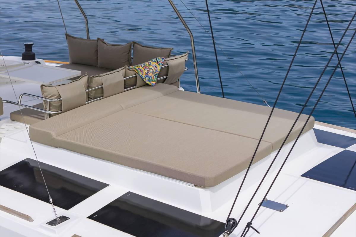 Bali 4.6, Azuréa | Yacht Charter Croatia