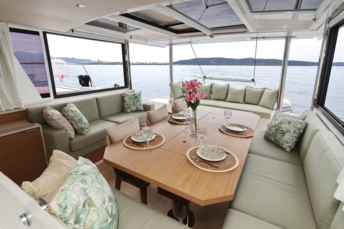 Bali 4.6, Azuréa | Yacht Charter Croatia