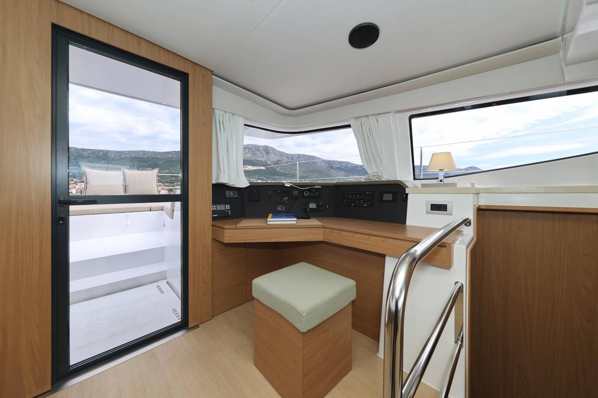 Bali 4.6, Azuréa | Yacht Charter Croatia