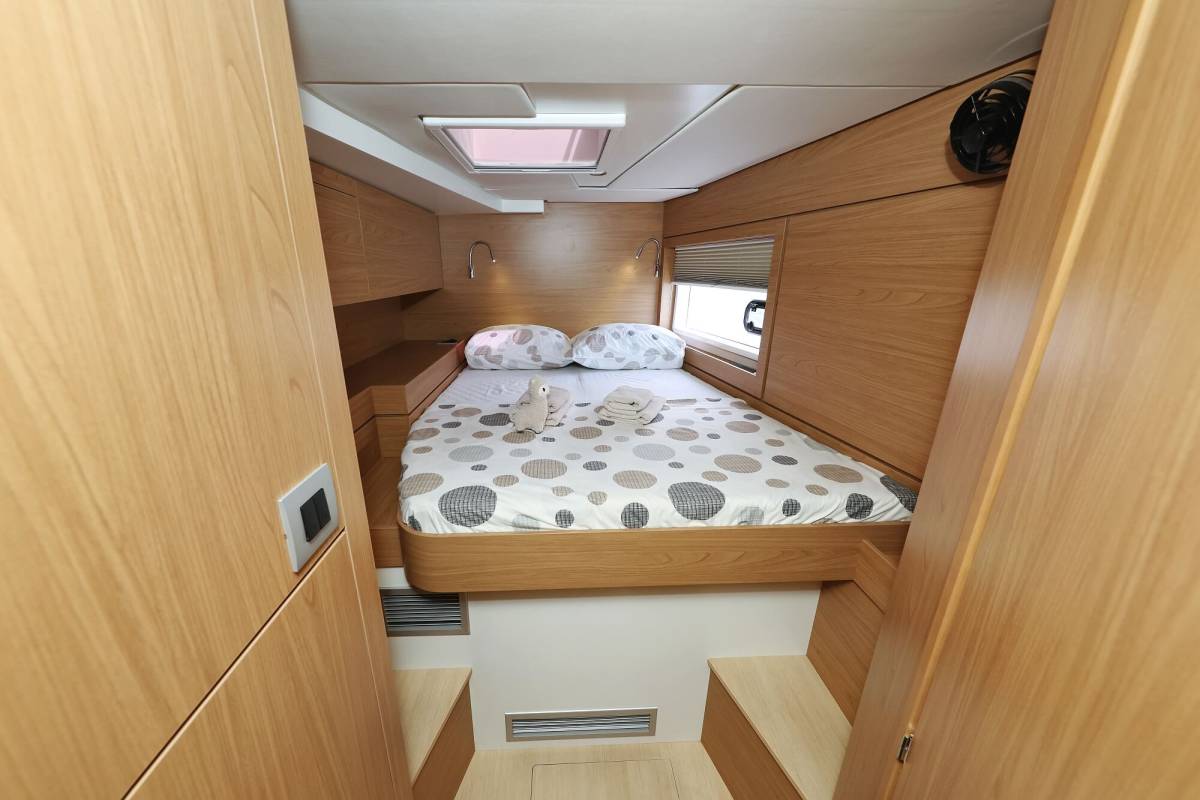 Bali 4.6, Azuréa | Yacht Charter Croatia
