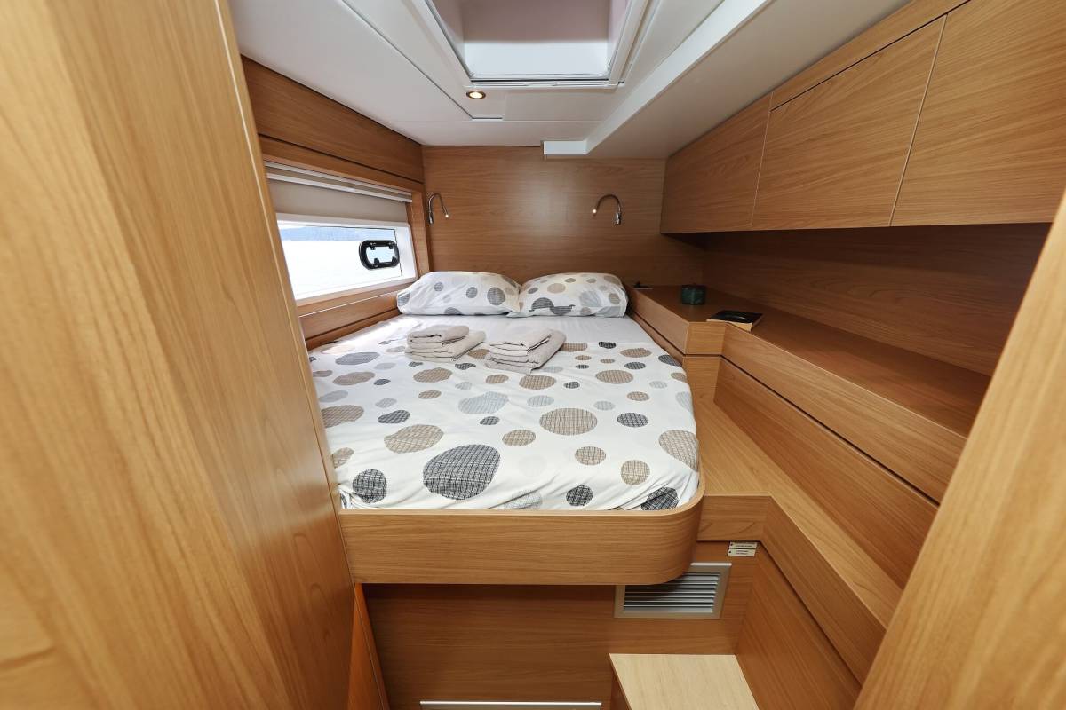Bali 4.6, Azuréa | Yacht Charter Croatia