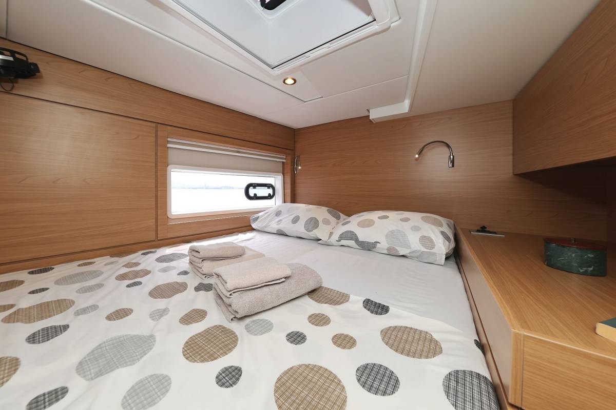 Bali 4.6, Azuréa | Yacht Charter Croatia