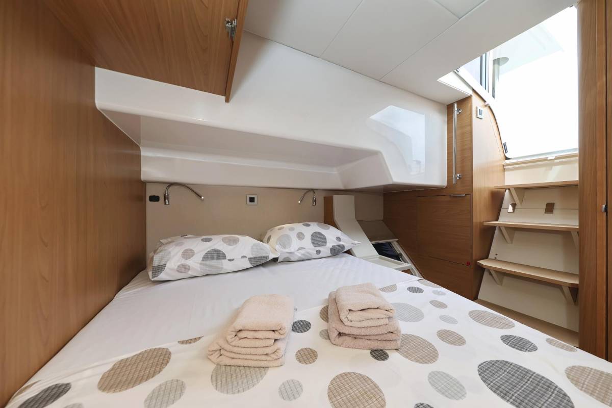 Bali 4.6, Azuréa | Yacht Charter Croatia