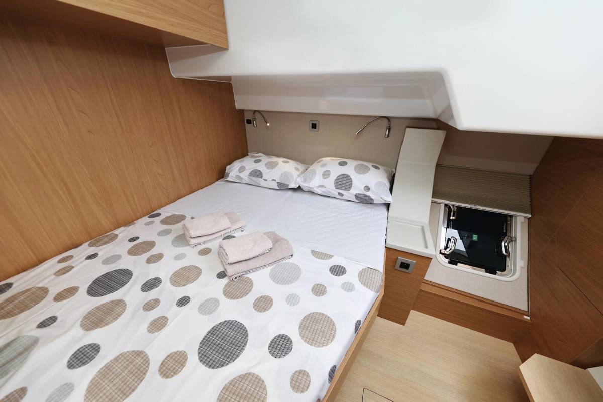 Bali 4.6, Azuréa | Yacht Charter Croatia