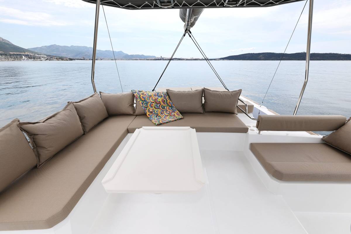 Bali 4.6, Sirène | Yacht Charter Croatia