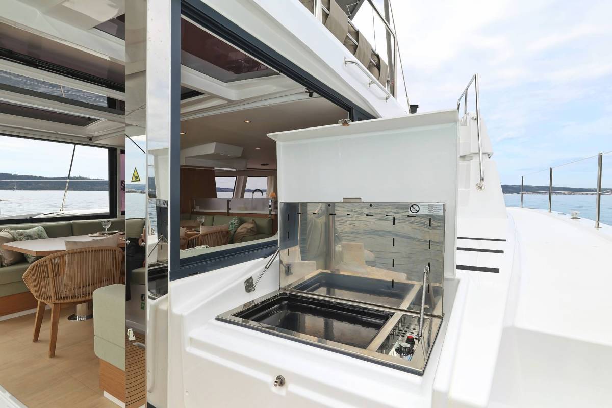 Bali 4.6, Sirène | Yacht Charter Croatia