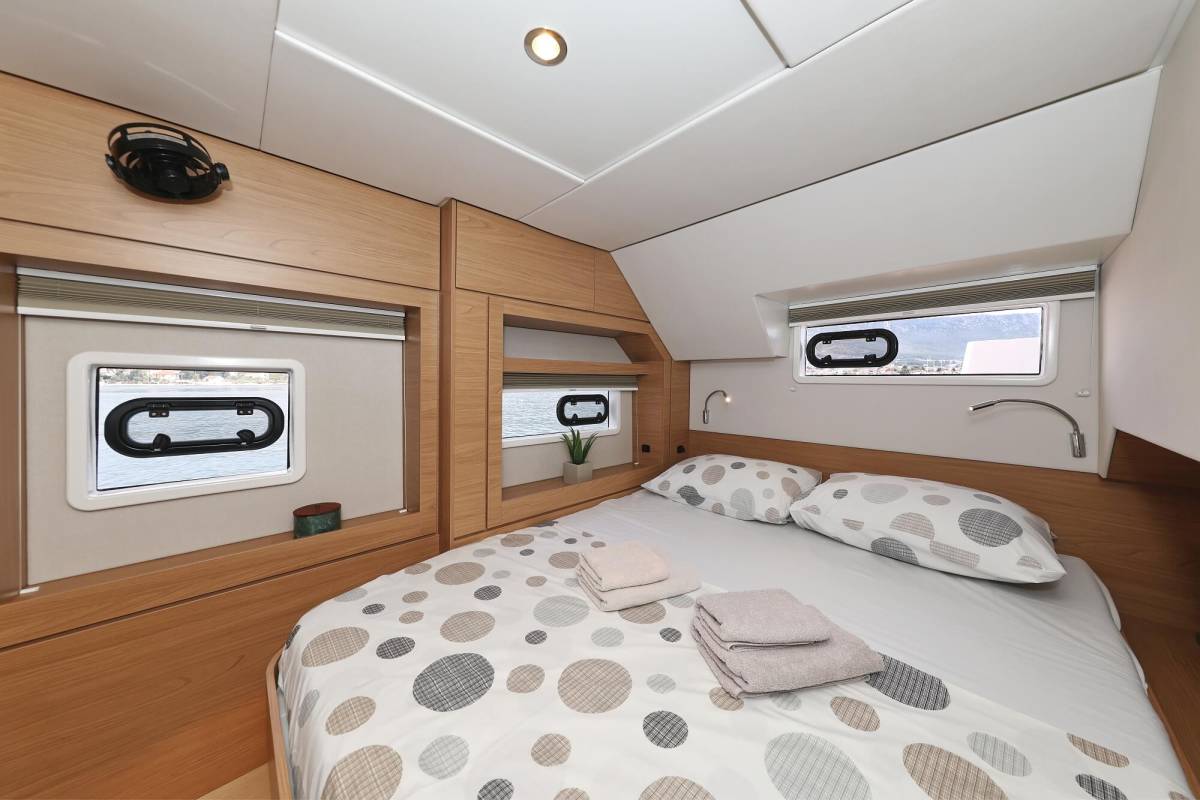 Bali 4.6, Sirène | Yacht Charter Croatia