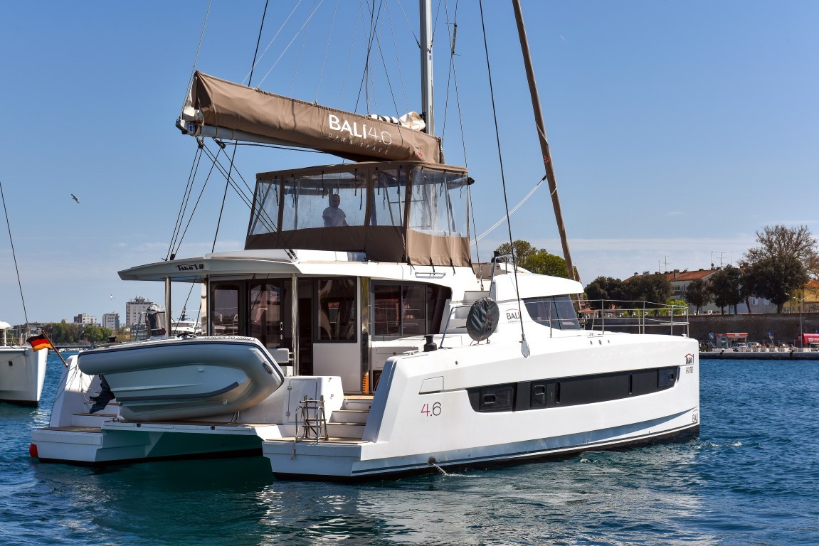 Bali 4.6, Jako 2 | Yacht Charter Croatia