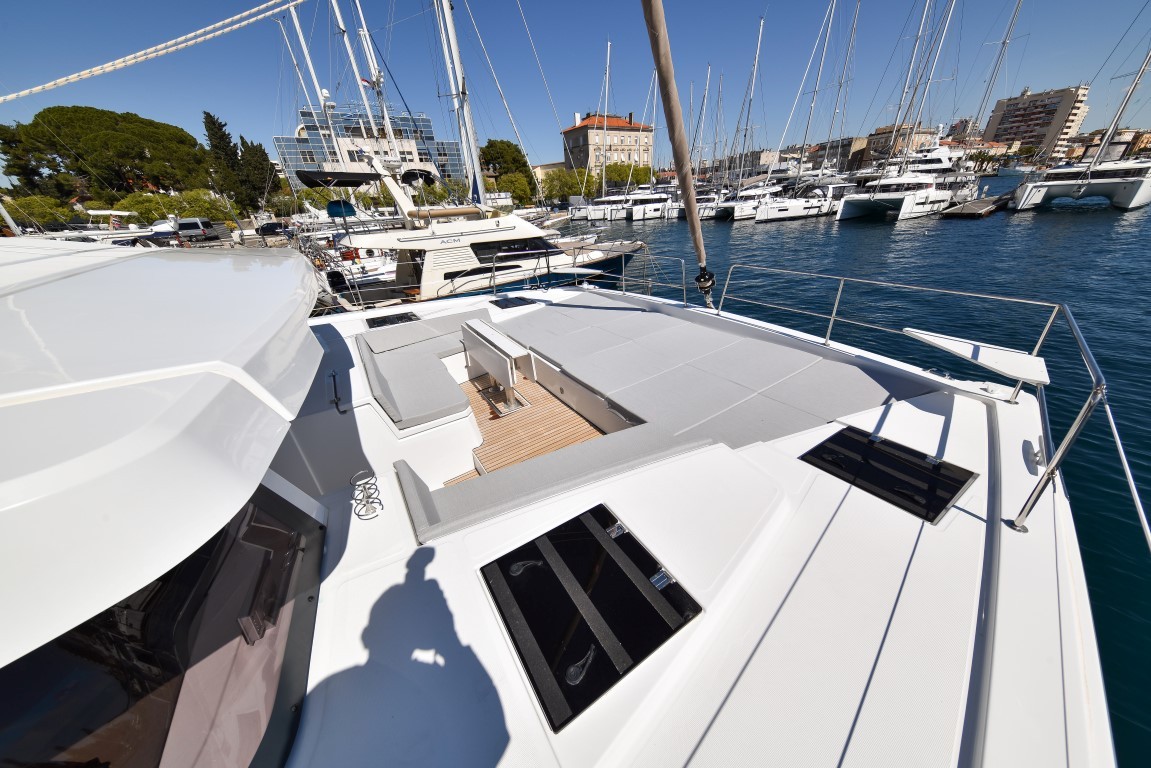 Bali 4.6, Jako 2 | Yacht Charter Croatia