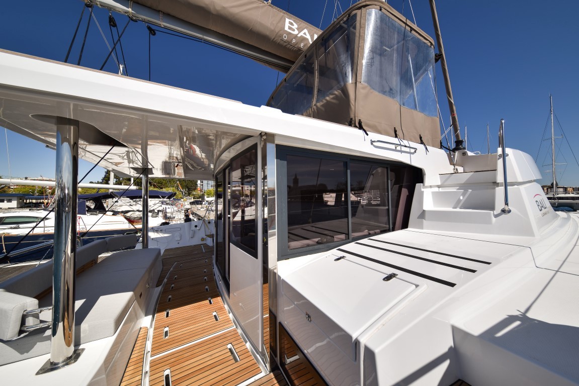 Bali 4.6, Jako 2 | Yacht Charter Croatia