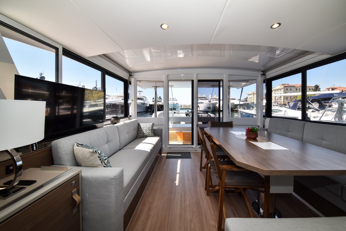 Bali 4.6, Jako 2 | Yacht Charter Croatia