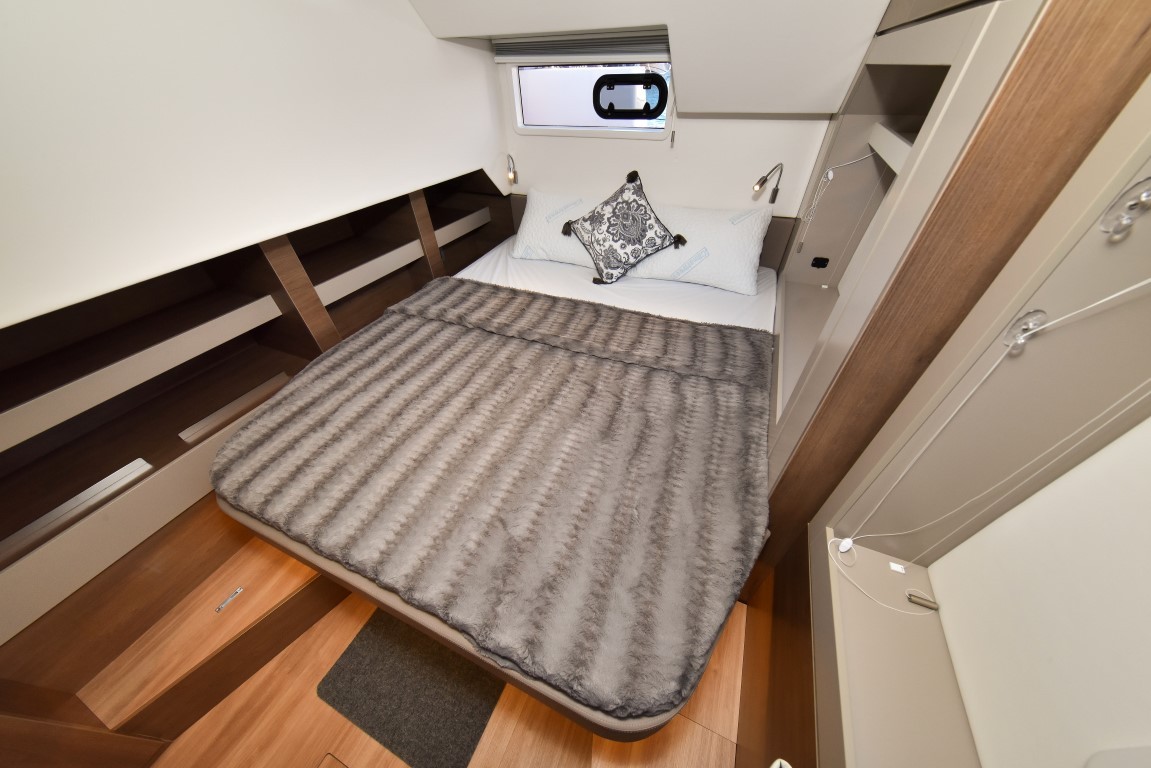 Bali 4.6, Jako 2 | Yacht Charter Croatia