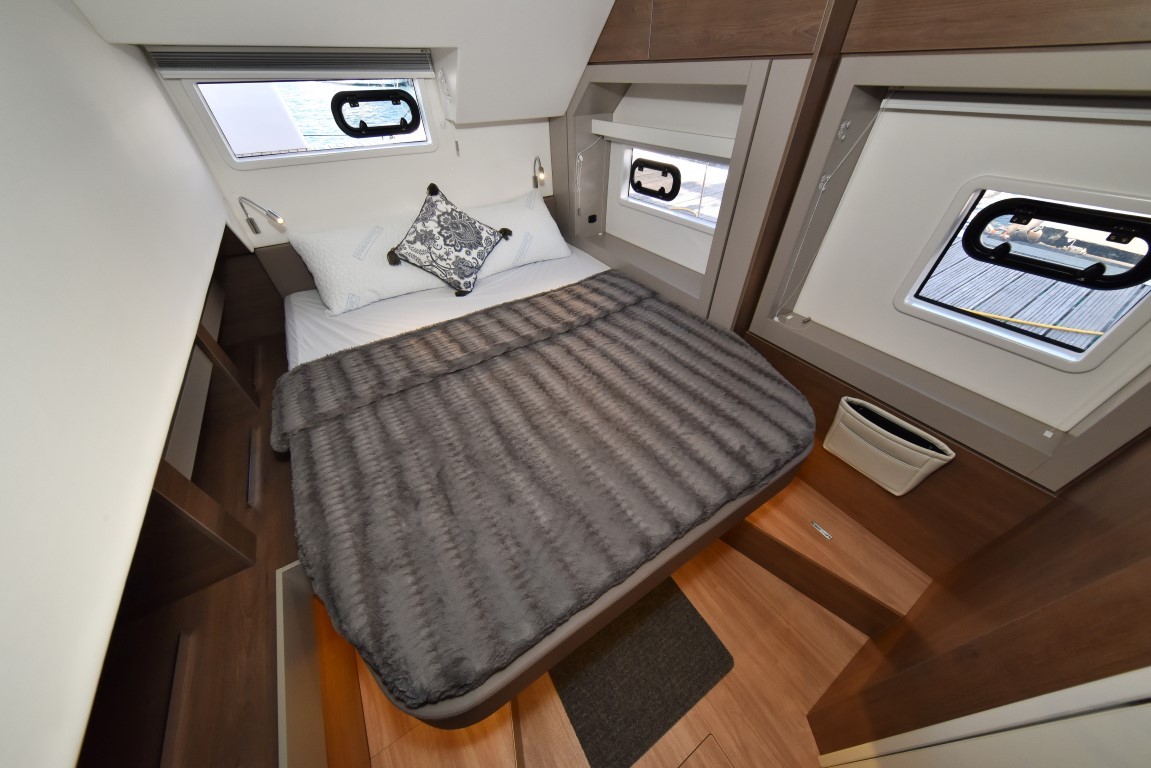 Bali 4.6, Jako 2 | Yacht Charter Croatia