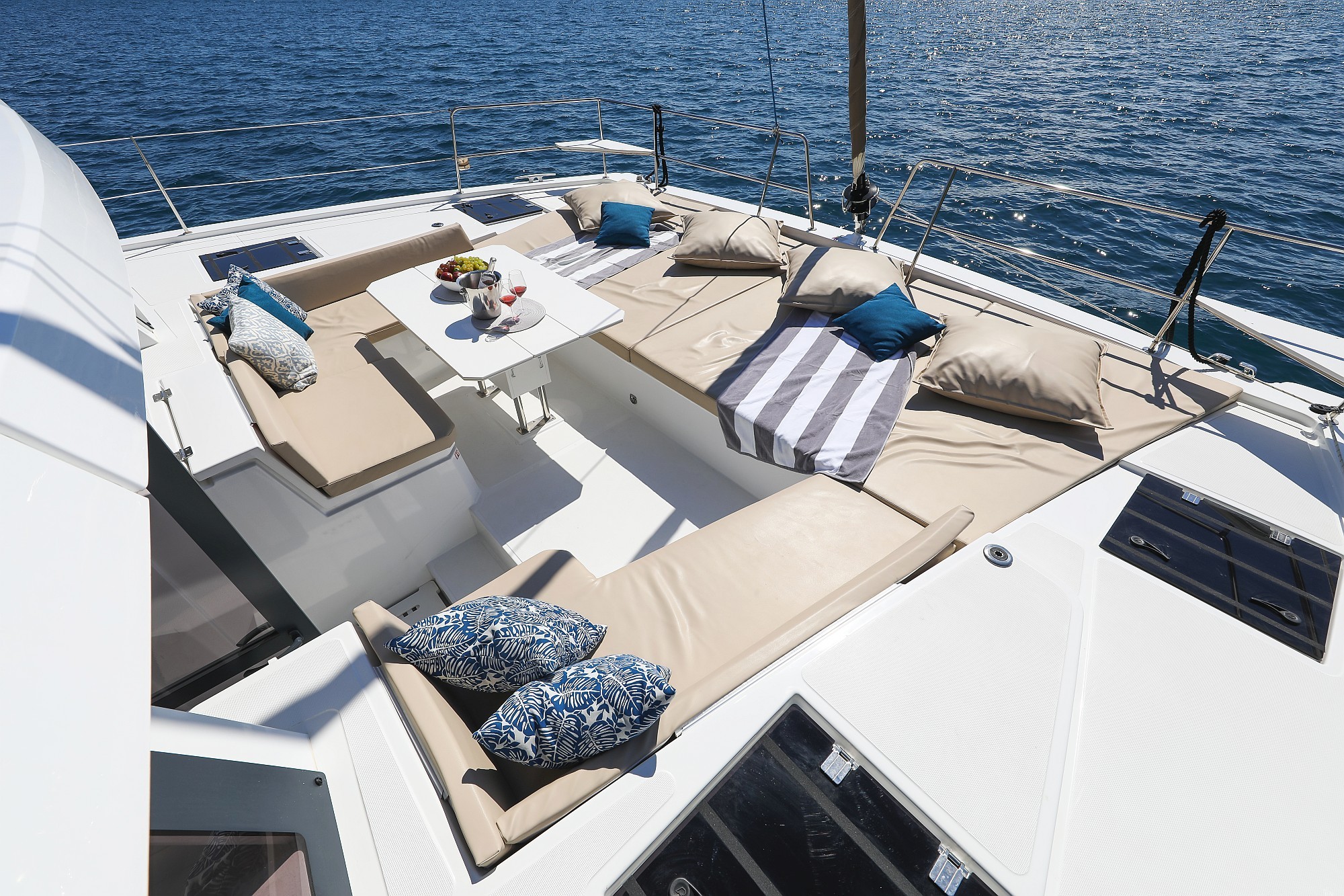 Bali 4.8, Vaya Con Dios | Yacht Charter Croatia