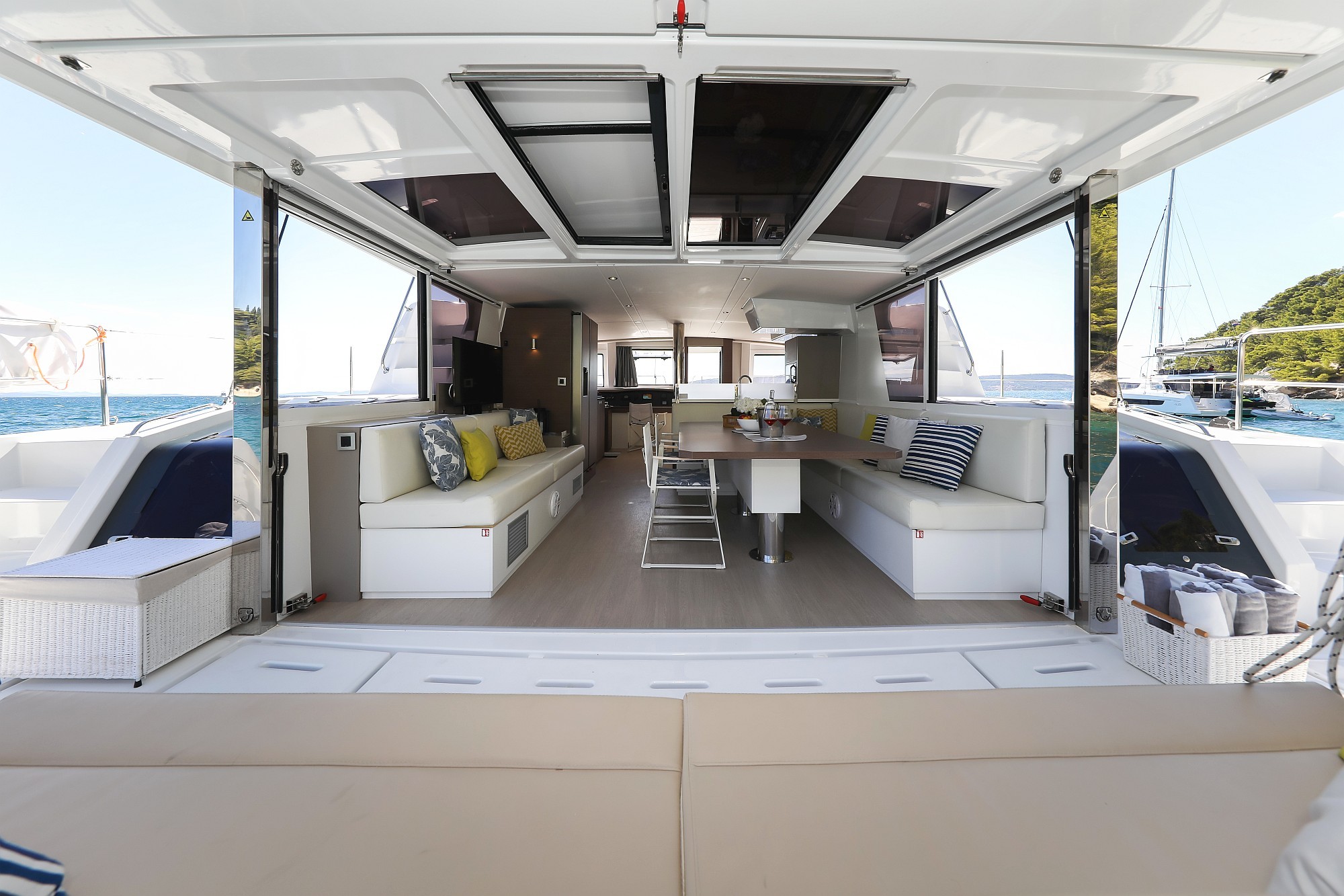 Bali 4.8, Vaya Con Dios | Yacht Charter Croatia