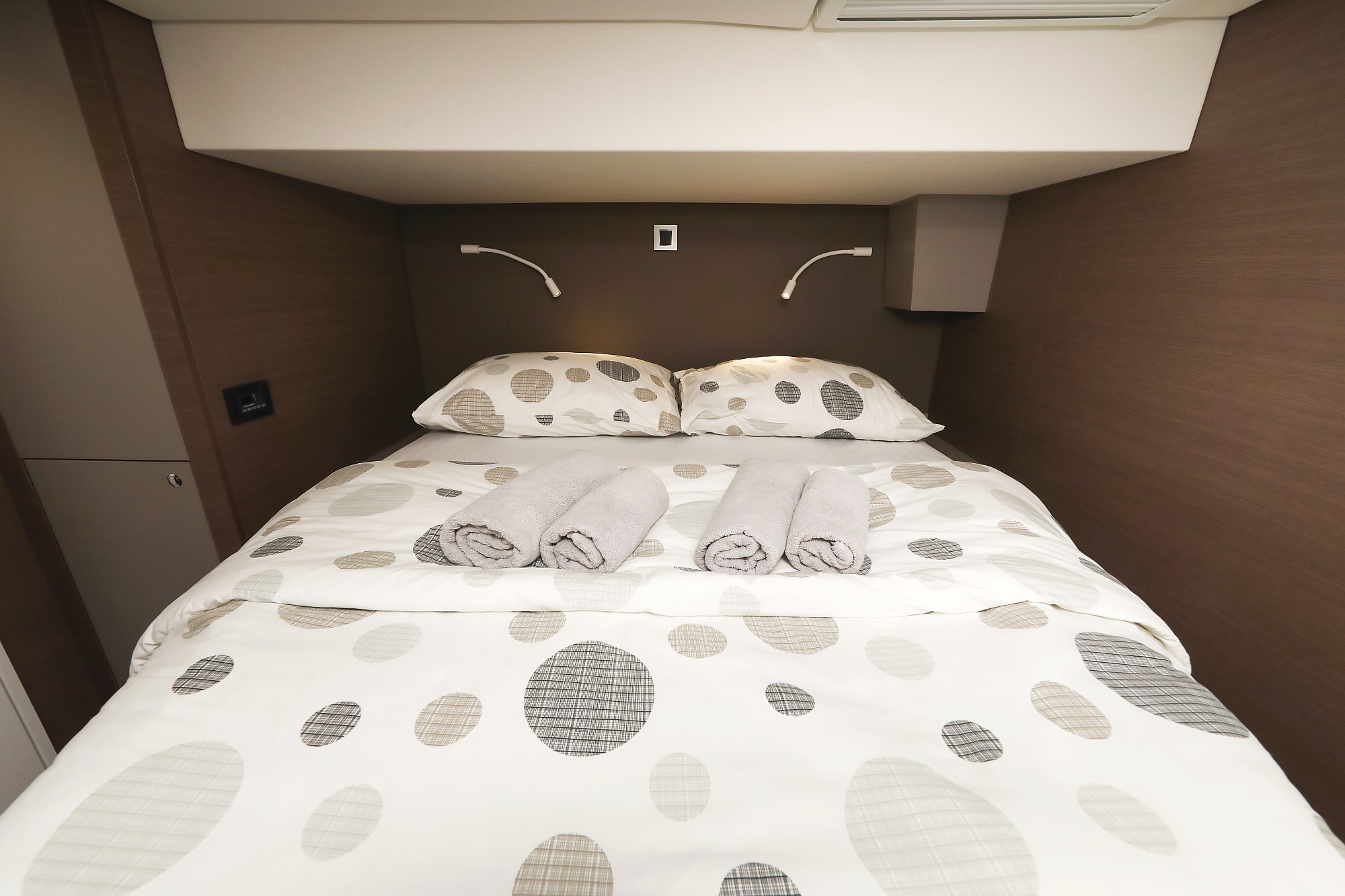 Bali 4.8, Vaya Con Dios | Yacht Charter Croatia