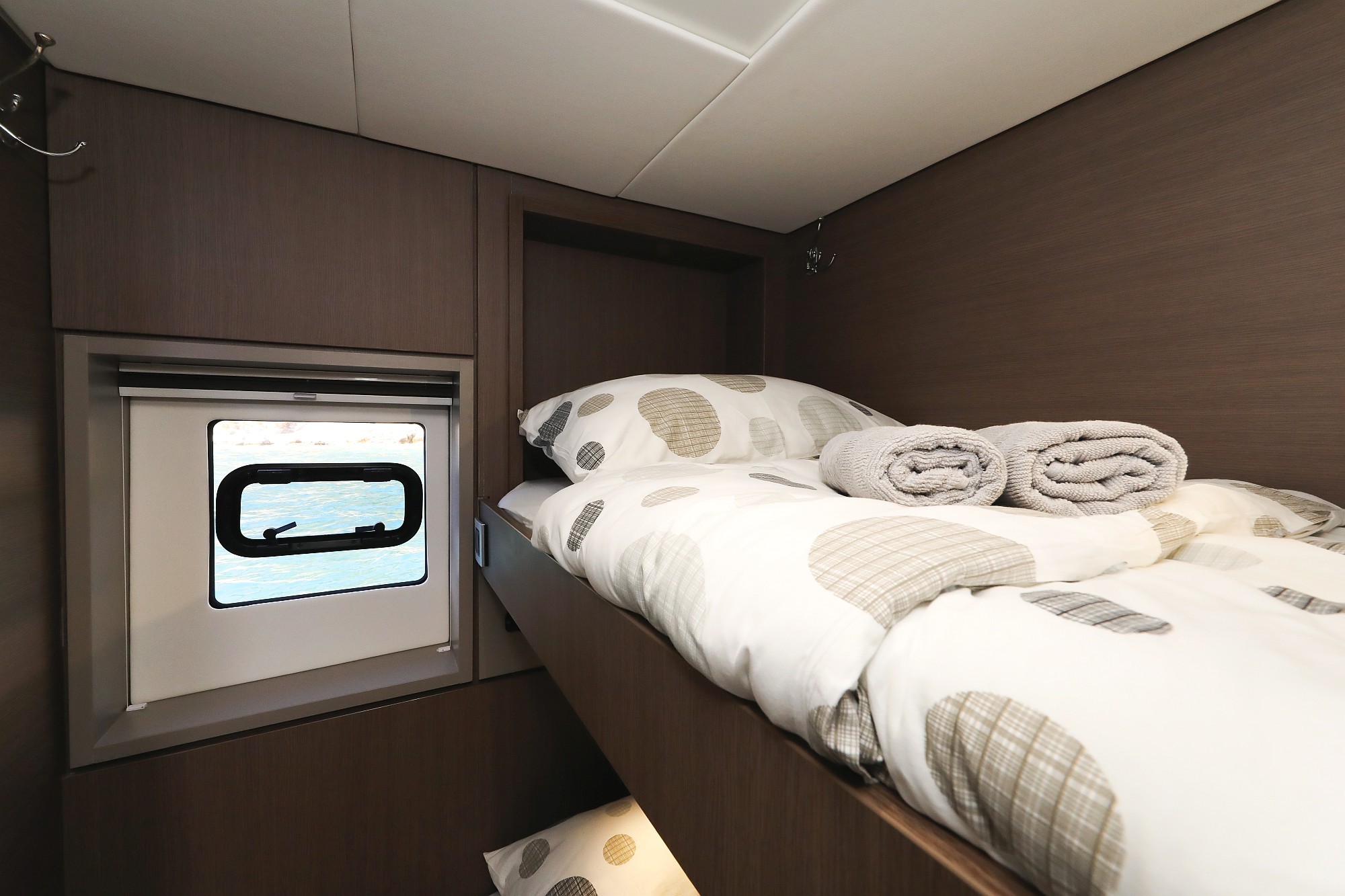 Bali 4.8, Vaya Con Dios | Yacht Charter Croatia