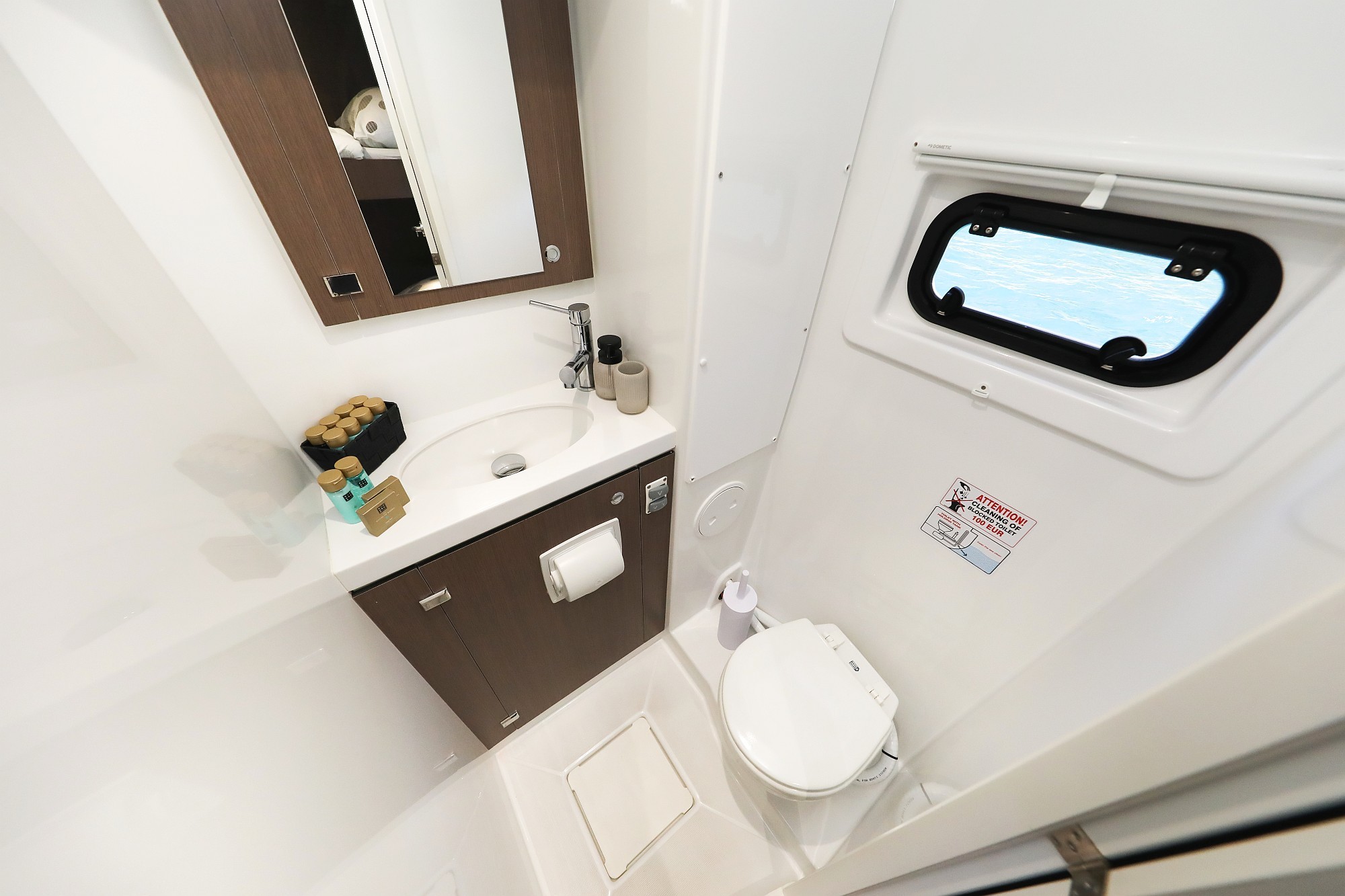 Bali 4.8, Vaya Con Dios | Yacht Charter Croatia