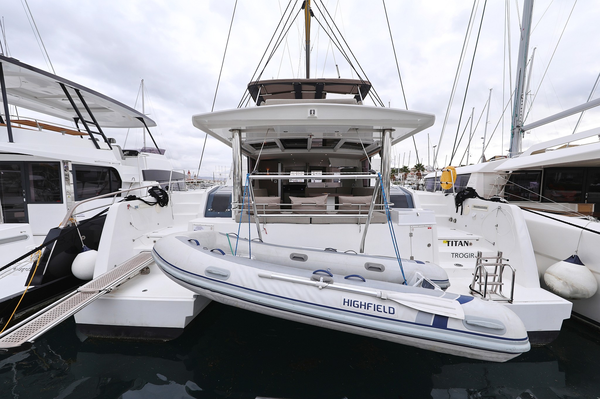 Bali 4.8, Titan | Yacht Charter Croatia