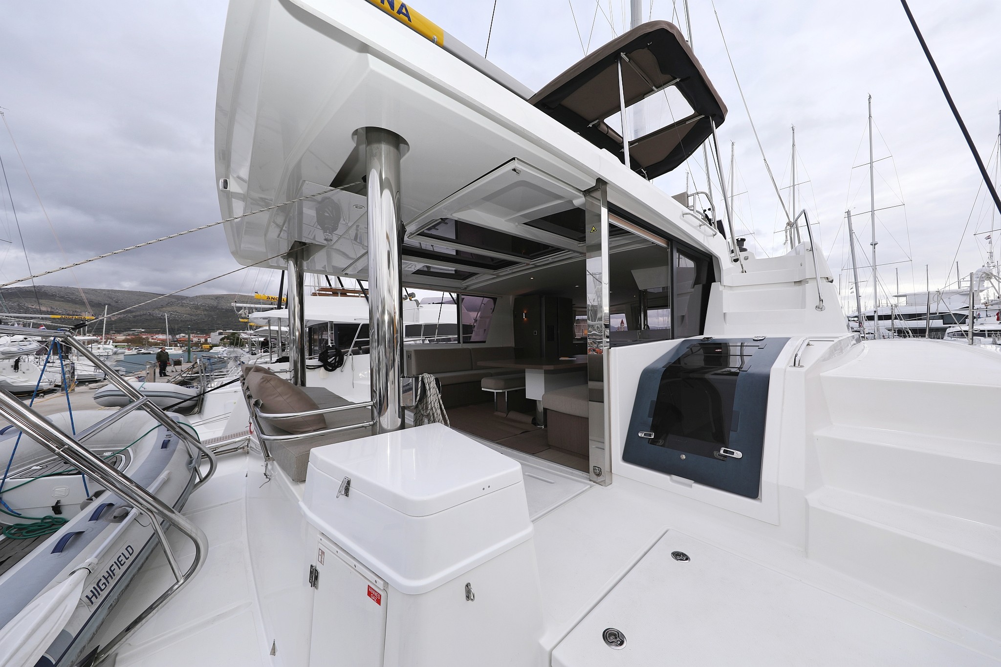 Bali 4.8, Titan | Yacht Charter Croatia