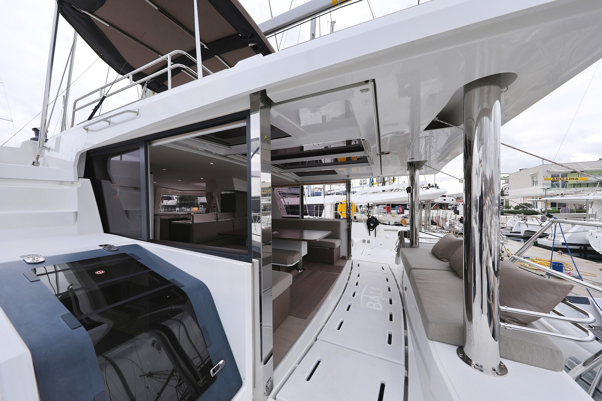 Bali 4.8, Titan | Yacht Charter Croatia