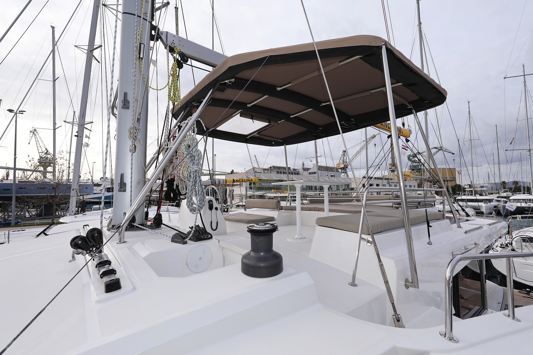 Bali 4.8, Titan | Yacht Charter Croatia