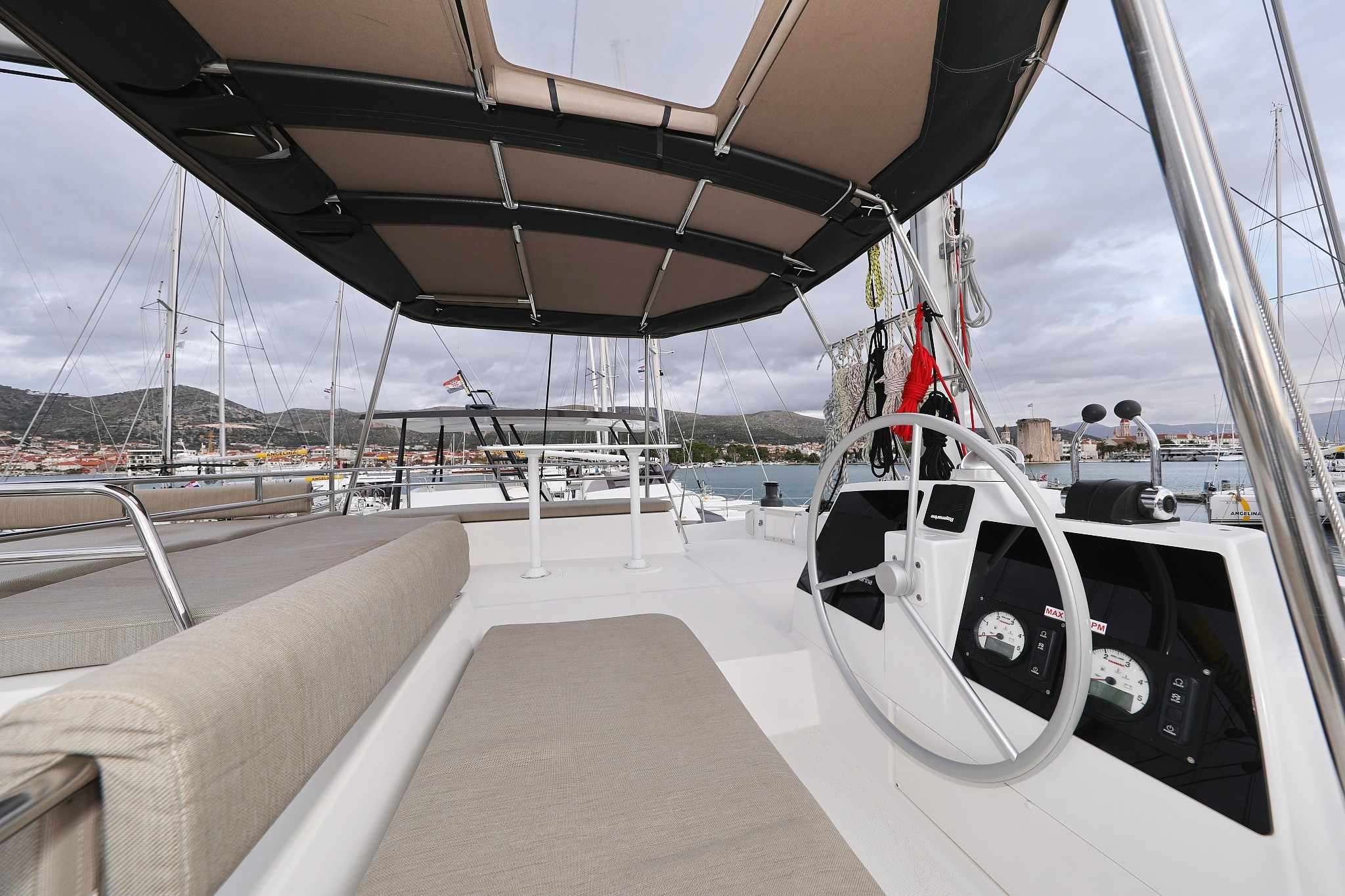 Bali 4.8, Titan | Yacht Charter Croatia