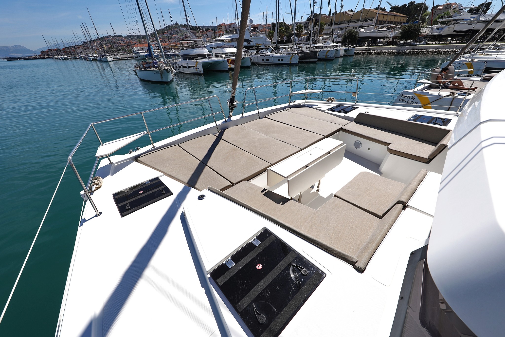 Bali 4.8, Titan | Yacht Charter Croatia