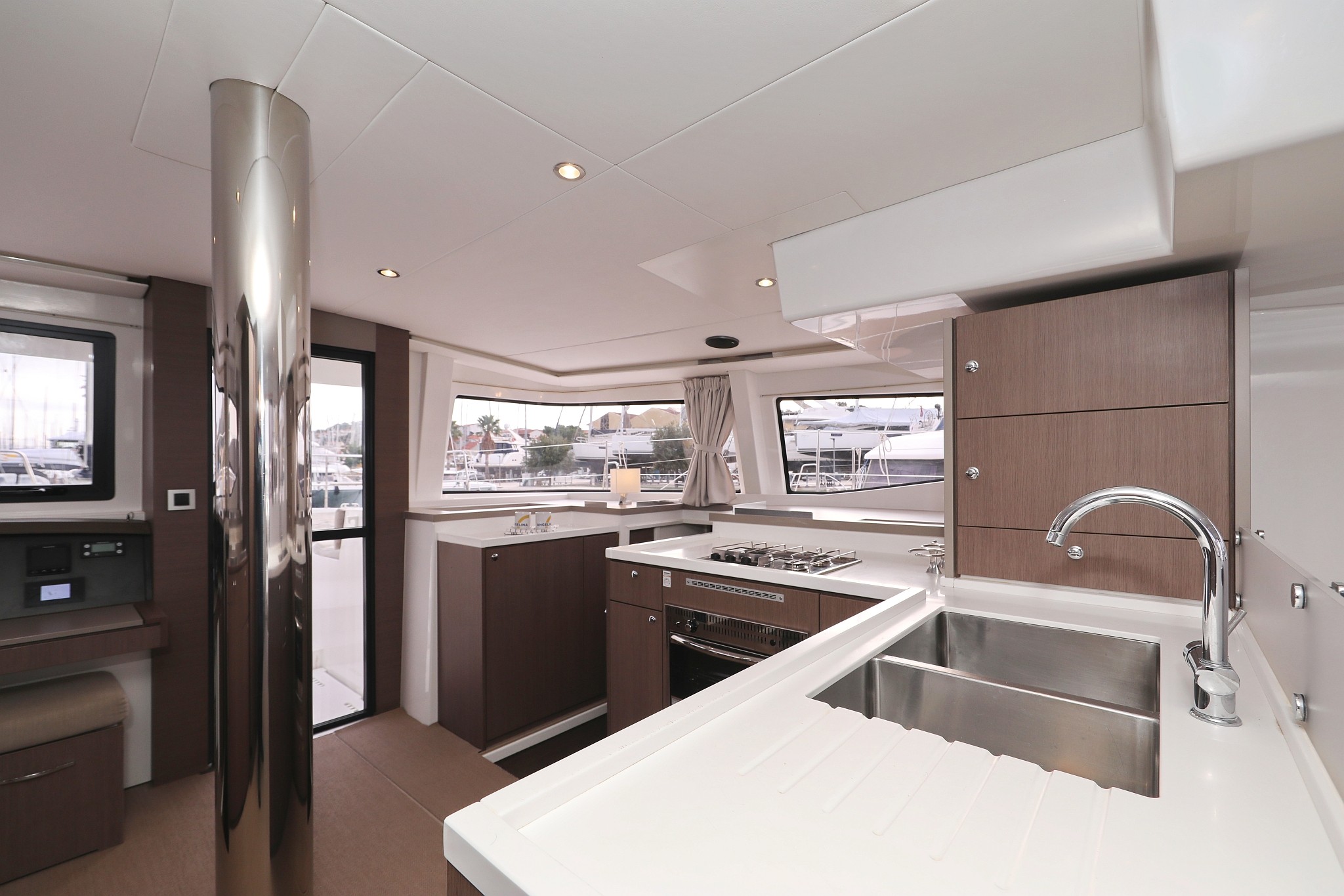 Bali 4.8, Titan | Yacht Charter Croatia