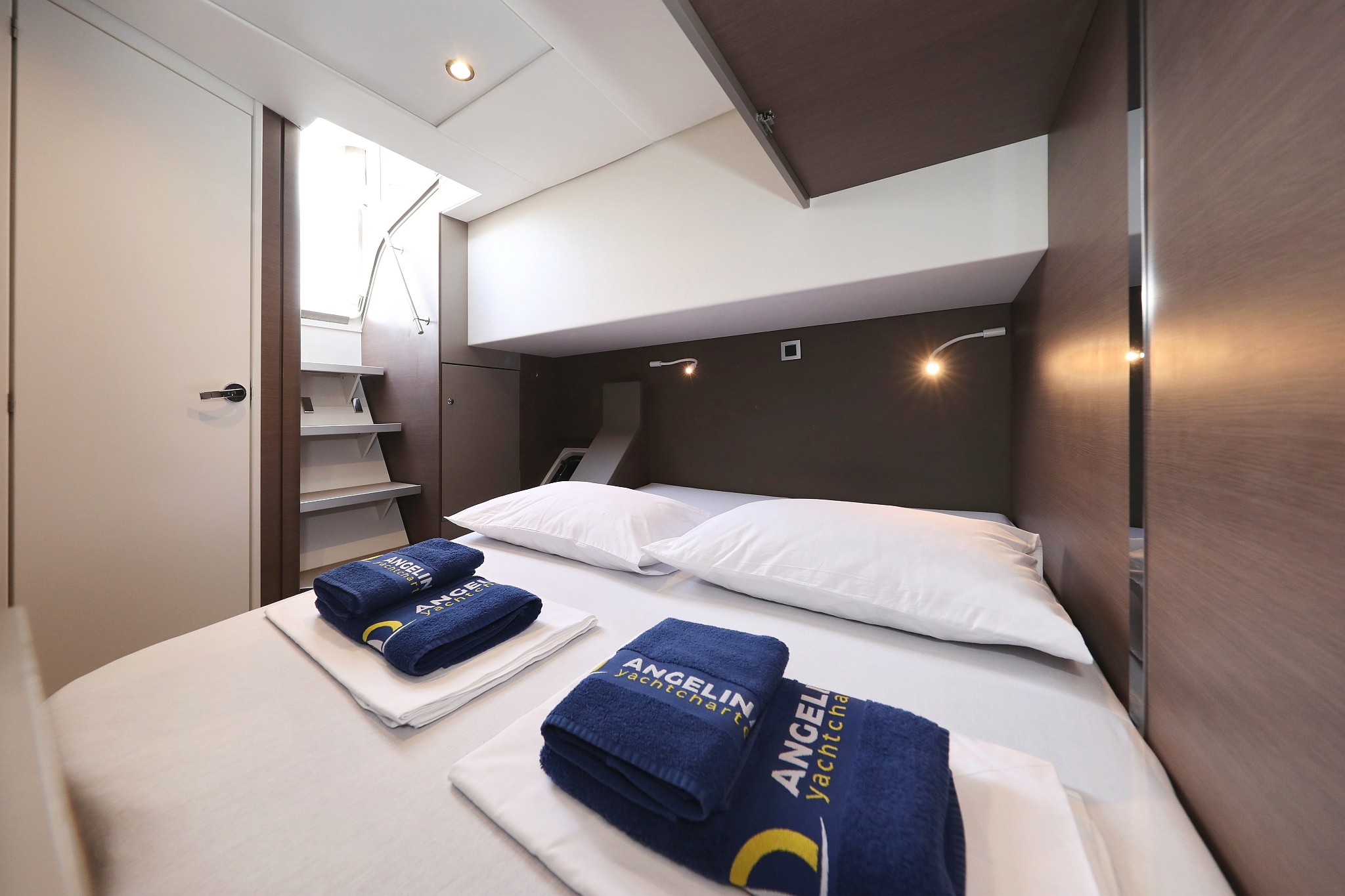 Bali 4.8, Titan | Yacht Charter Croatia