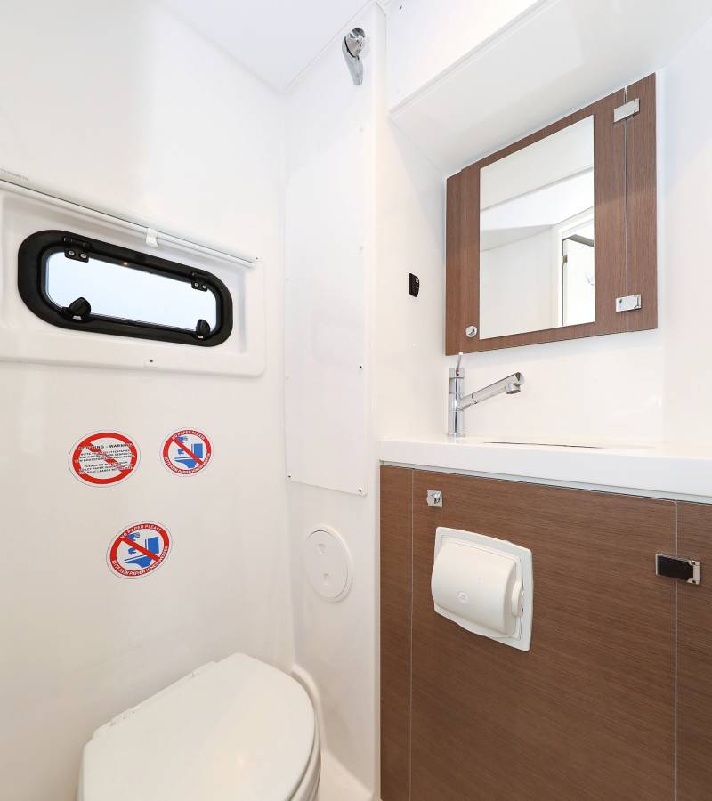 Bali 4.8, Titan | Yacht Charter Croatia