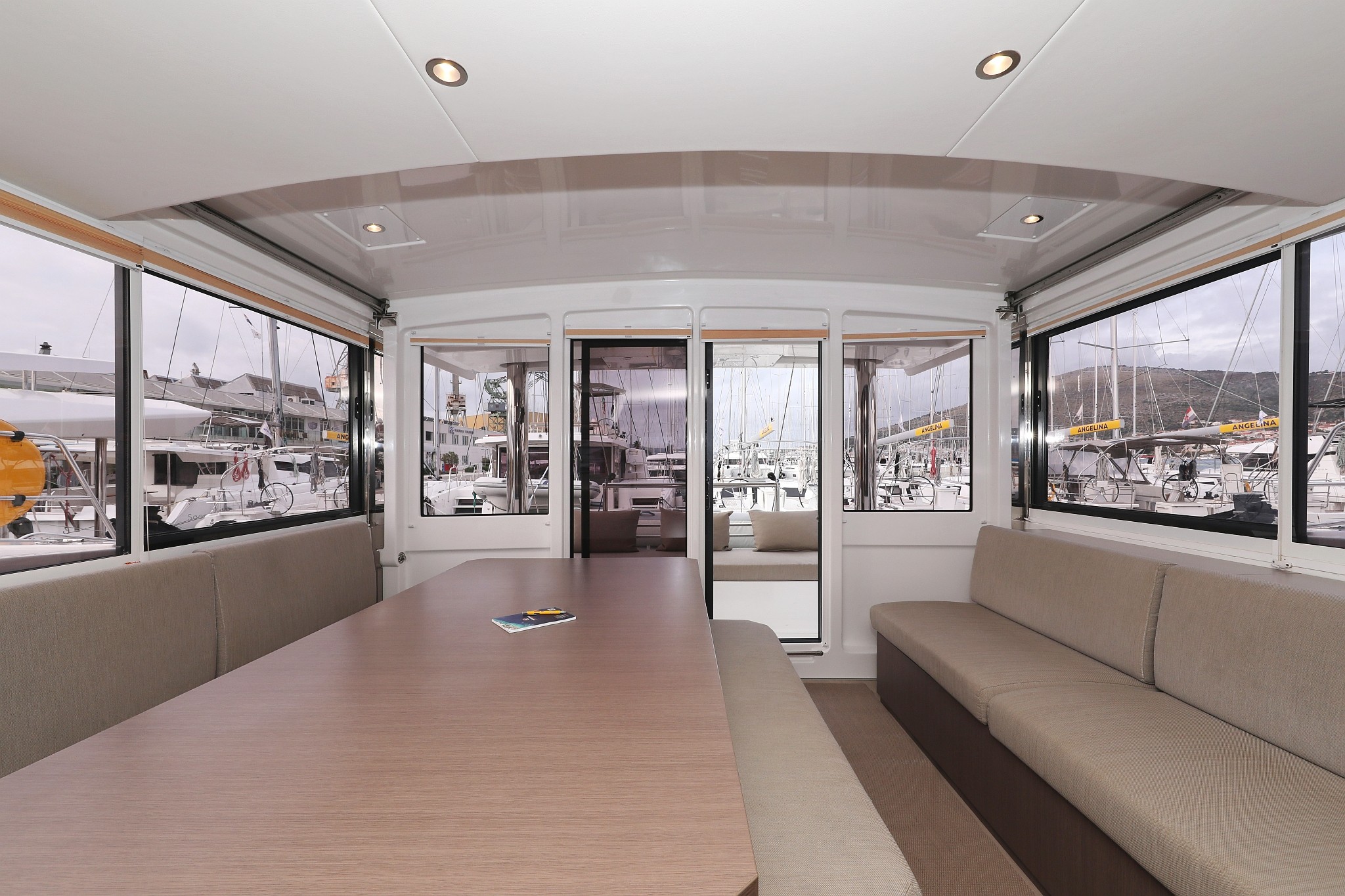 Bali 4.8, Titan | Yacht Charter Croatia