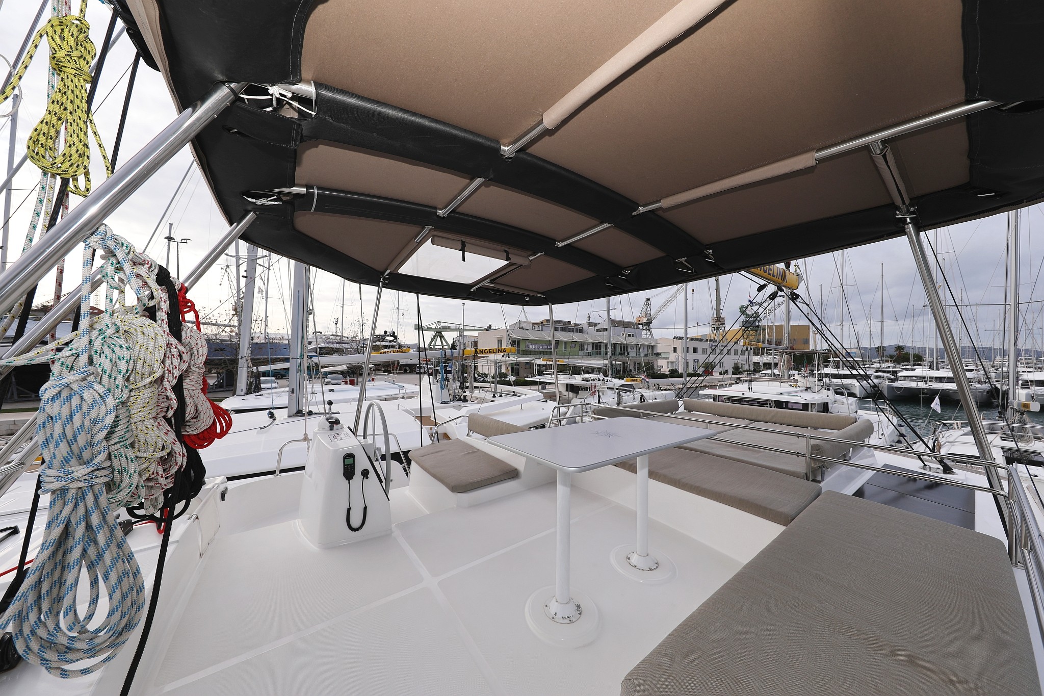 Bali 4.8, Titan | Yacht Charter Croatia