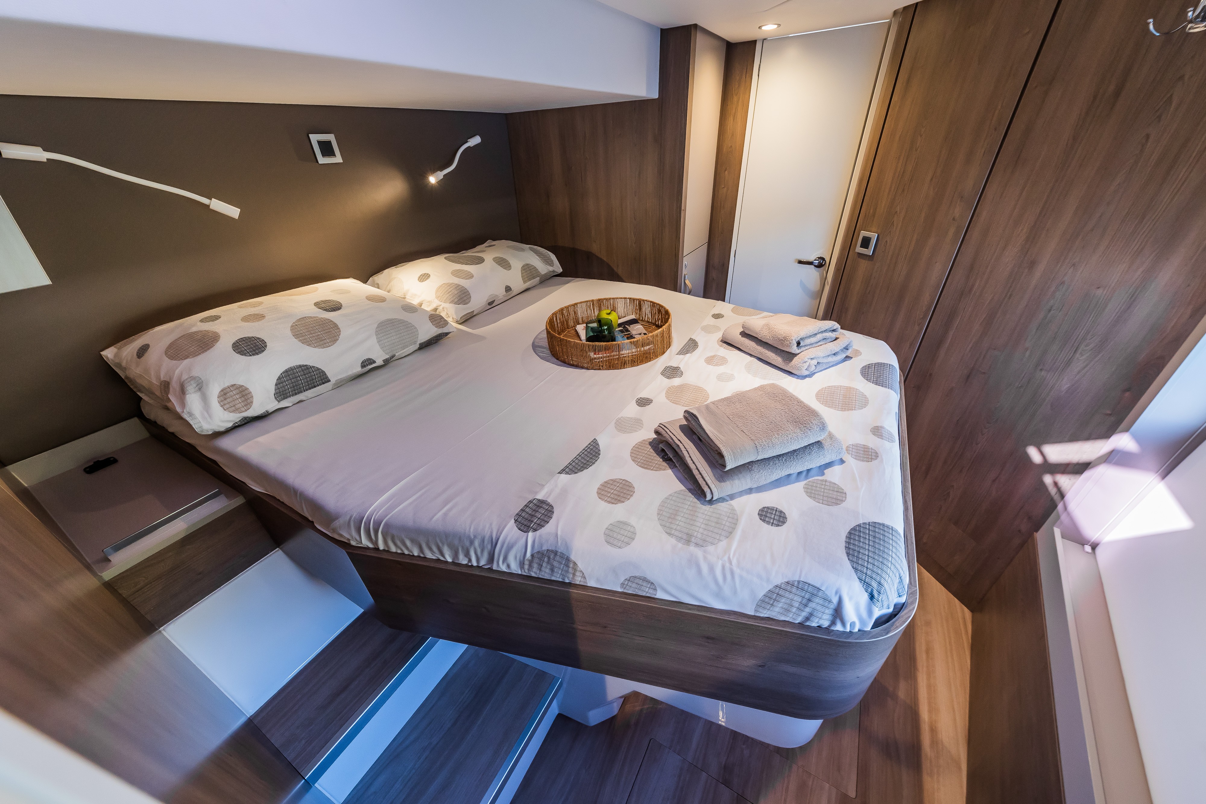 Bali 4.8, Bon Vivant | Yacht Charter Croatia