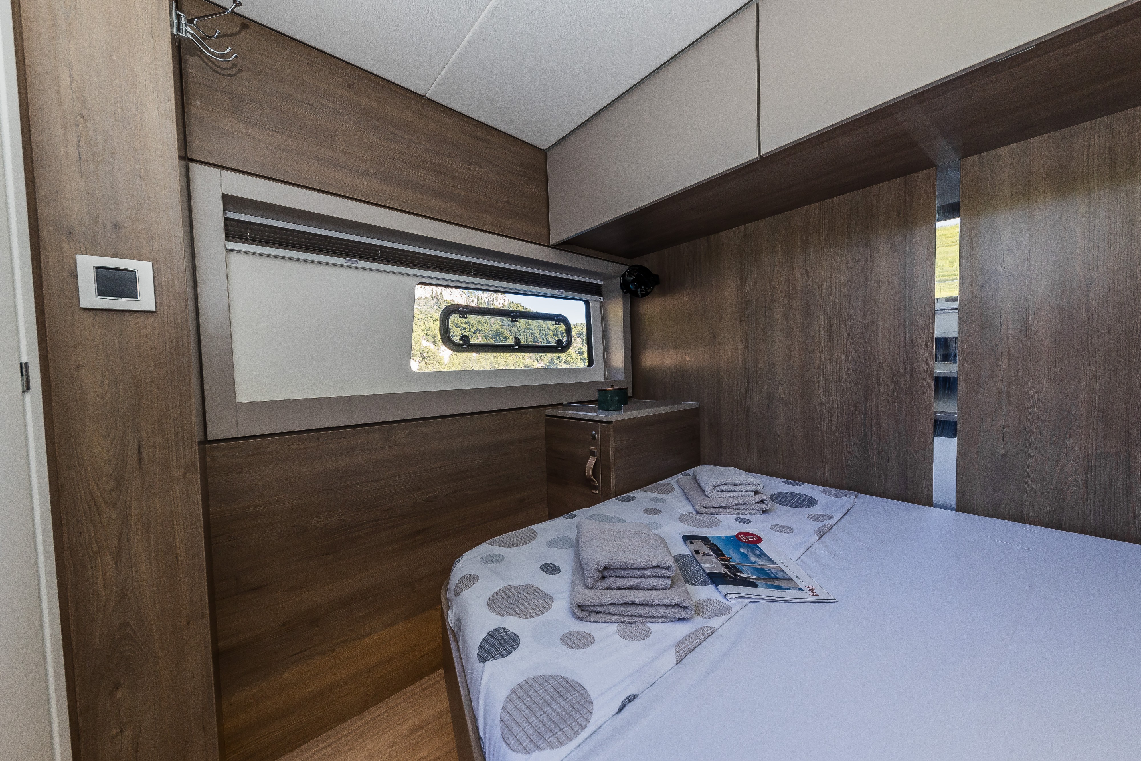 Bali 4.8, Bon Vivant | Yacht Charter Croatia