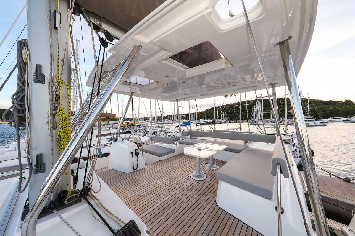 Bali 4.8, Carpe Diem | Yacht Charter Croatia