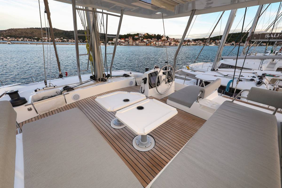 Bali 4.8, Carpe Diem | Yacht Charter Croatia