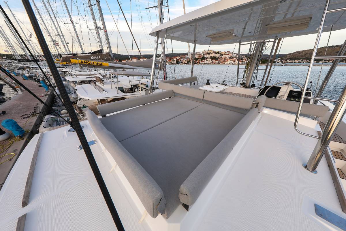 Bali 4.8, Carpe Diem | Yacht Charter Croatia