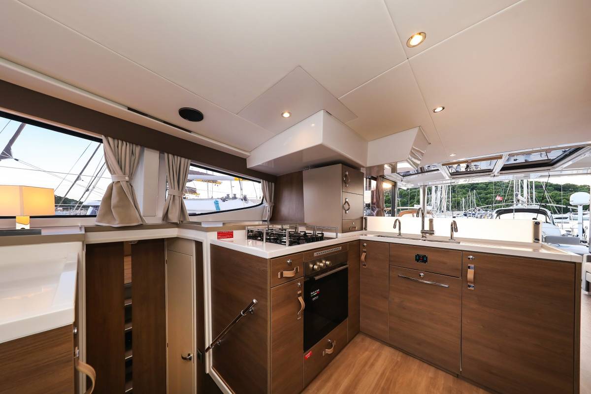 Bali 4.8, Carpe Diem | Yacht Charter Croatia