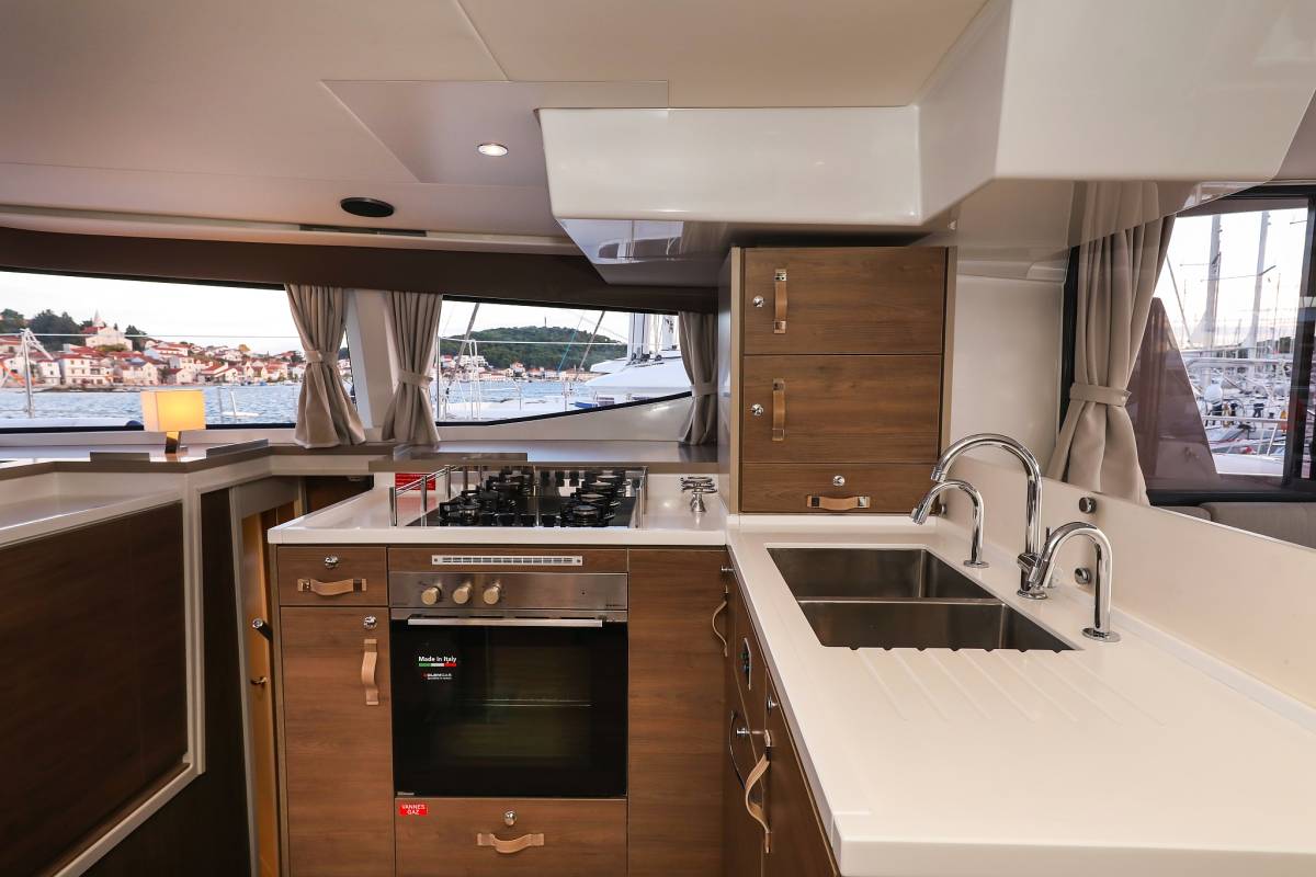Bali 4.8, Carpe Diem | Yacht Charter Croatia