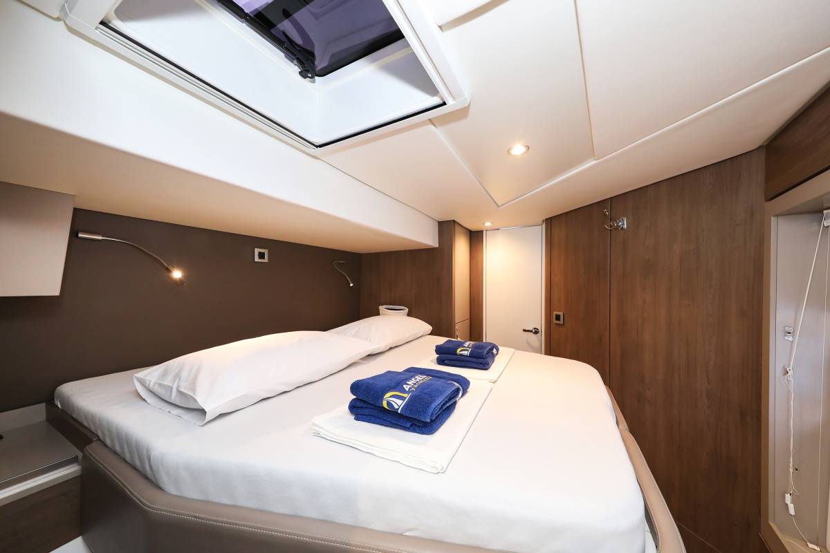 Bali 4.8, Carpe Diem | Yacht Charter Croatia