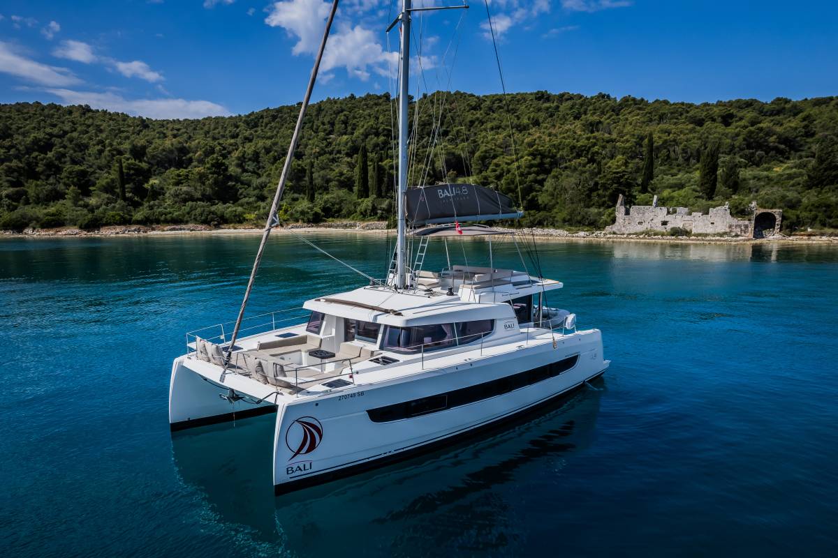 Bali 4.8, Esthera | Yacht Charter Croatia
