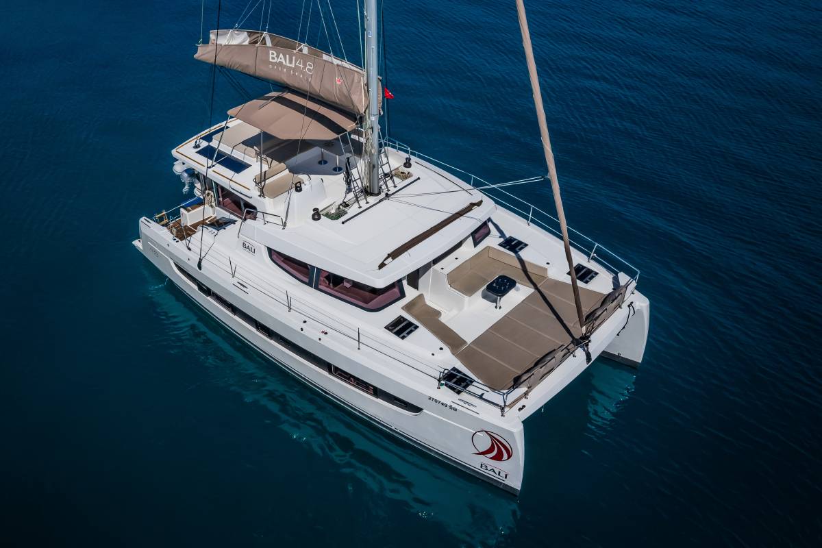 Bali 4.8, Esthera | Yacht Charter Croatia