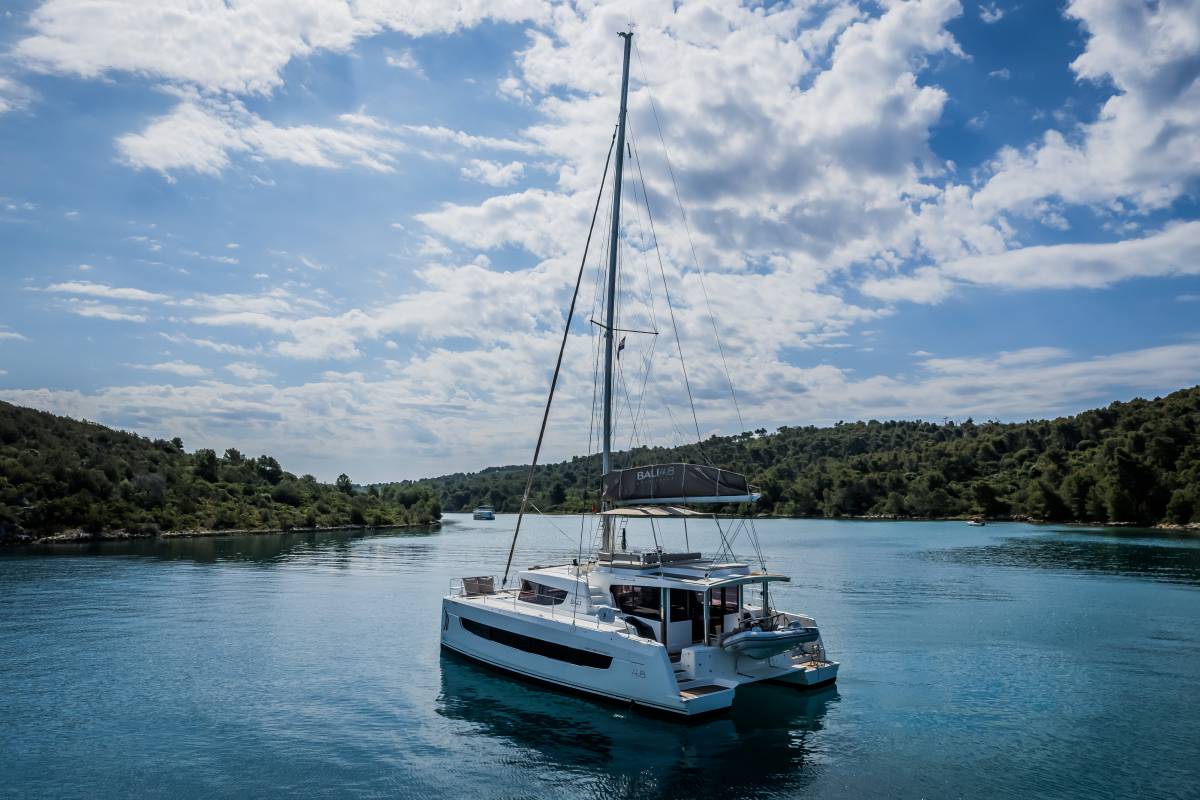 Bali 4.8, Esthera | Yacht Charter Croatia