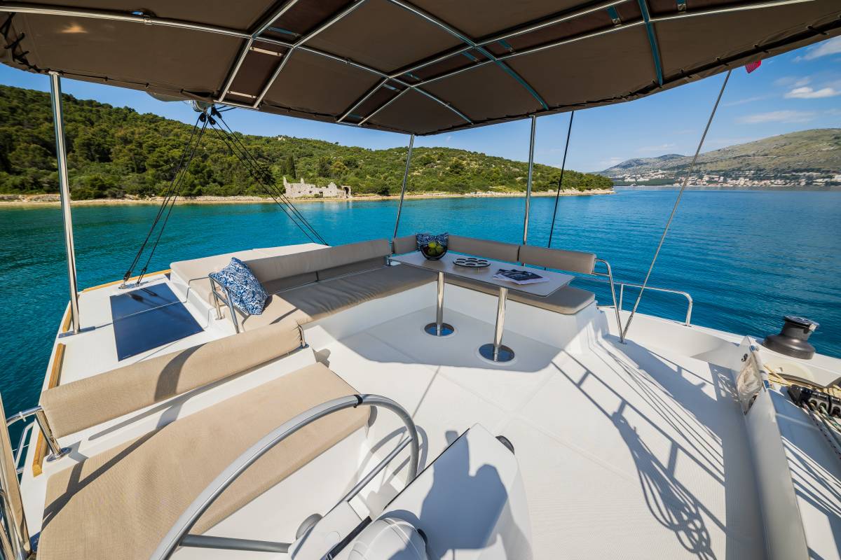Bali 4.8, Esthera | Yacht Charter Croatia