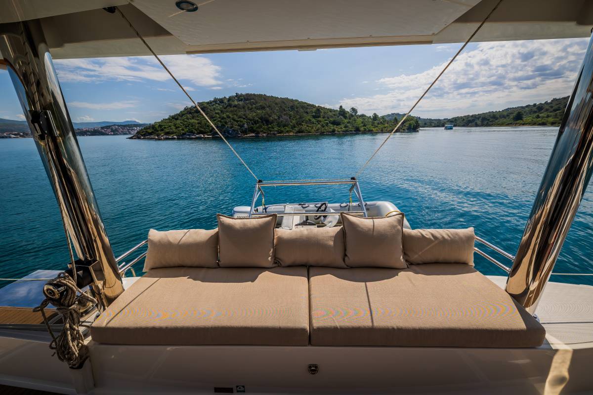Bali 4.8, Esthera | Yacht Charter Croatia