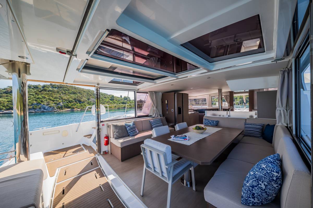 Bali 4.8, Esthera | Yacht Charter Croatia